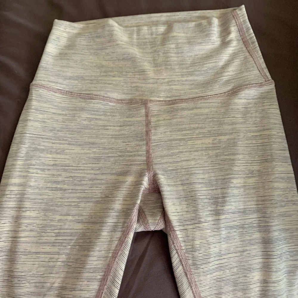 Lulu lemon Align women’s capri leggings - Picture 1 of 7